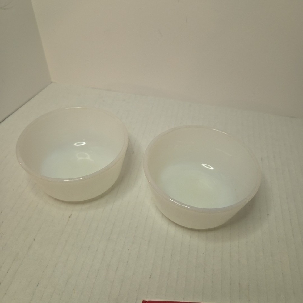 Vintage anchor hocking‎ fire king milk glass custard dishes 2